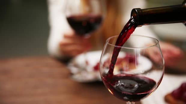 Picture taken from: http://www.biosciencetechnology.com/news/2016/11/drinking-red-wine-smoking-can-prevent-short-term-vascular-damage